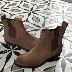 UGG Emmeth Coffee Brown Chelsea Suede Boot NEW